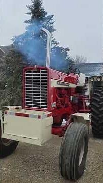 International Farmall 856 Tractor