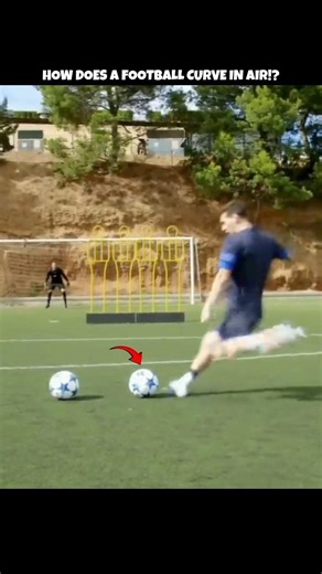 The Science Behind Curved Free Kicks ⚽