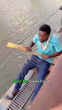 Two People, No Engine… How Does This Ferry Move Cars?#ship #workers #engineering #knowledge