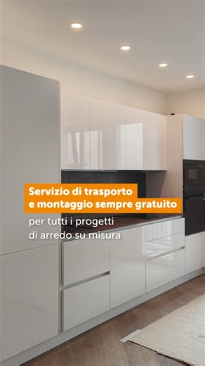 Casa Tua on Instagram: "🙌 Vorresti una cucina su misura bella da vedere… e pratica da vivere ogni giorno?​ Con CasaTua non devi preoccuparti di nulla: trasporto e montaggio sono sempre gratuiti per i progetti su misura, e il risultato arriva a casa tua pronto da vivere.​ In questo progetto abbiamo realizzato la Cucina Modula in versione PET bianco lucido: una soluzione contemporanea, modulare e versatile, con superfici resistenti, a prova d’impronta e anche riparabili in caso di piccoli graffi.
