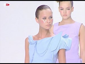 HUSSEIN CHALAYAN Fall 2001 Paris - Fashion Channel