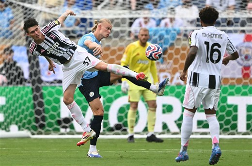 Wolves right back search continues with Juventus report while West Brom linked to two midfielders