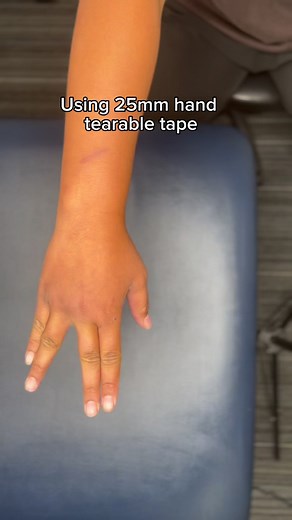 Split Webbing/Finger Taping #theclubphysio #physio #physiotherapy #fingertaping #strappingtape #sportstaping #fingerinjury #injuryprevention #handinjury #handtaping | The Club Physio