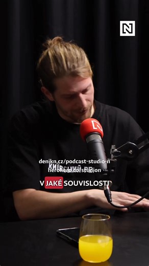 Čemu musí čelit novináři Kyiv Independent? Popisuje ve Studiu N analytik a novinář ukrajinského serveru Adam Sybera. Pusťte si celou epizodu 👉🏼 https://denikn.cz/1941315/ 🎧 Nové díly podcastu najdete na HeroHero nebo na webu Deníku N s klubovým předplatným. Bezplatnou část najdete i na dalších podcastových platformách. | Deník N