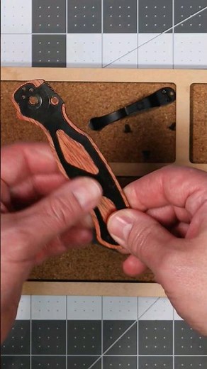 How to Disassemble & Replace the Scales on the Spyderco Paramilitary 2!