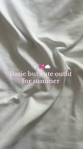 Pink Sweatpants Outfit Inspiration for Summer