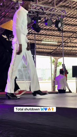 Feet on Fire Live Performance by Zayrababy2 and Henry