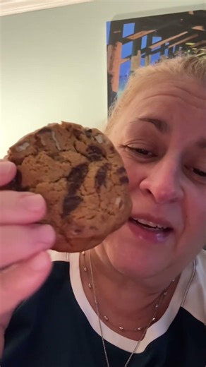 Chicken Wings for Dinner and Homemade Chocolate Chip Cookies for Dessert!!! #chocolatechipcookies