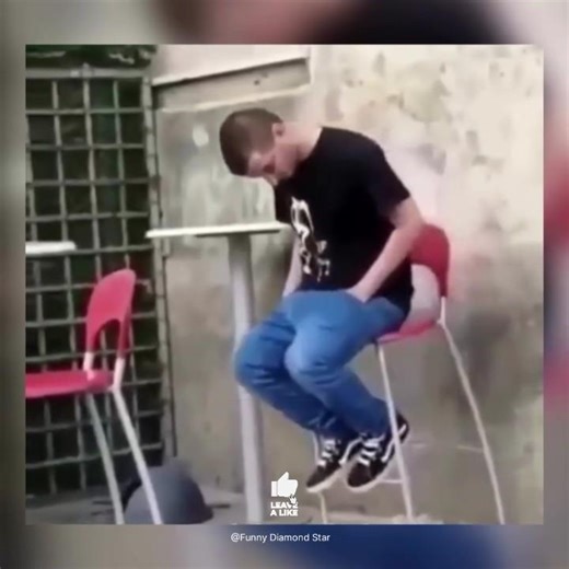 Funny Sleeping Man🤣😂|Funny Moment 😅🤣