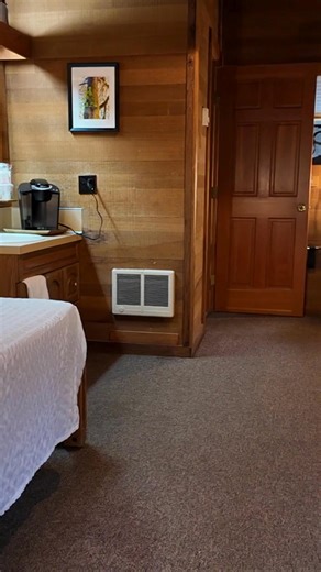 Smith Creek Village is calling 🍂! Families, cozy up inside Silver Falls State Park & save 35% on stays through March '26 when booking by Oct 31. Create memories to cherish with cabin-style comfort and adventure awaits just outside your door! | Visit Silver Falls