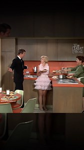 From groovy patterns to bold colors, the Brady family brought serious style to every scene! | The Brady Bunch