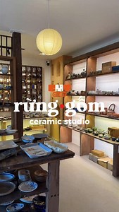 Rừng Gốm là 1 cửa hàng nhỏ nằm trong Local Cafe & Vinyl, là nơi giới thiệu về văn hóa, các nét đặc trưng của Nhật thông qua Gốm. Không gian ấm cúng, nhẹ nhàng. Mỗi chiếc bình, chiếc cốc hay đĩa nhỏ ở Rừng Gốm đều mang trong mình một nét duyên mộc mạc, được nhào nặn từ đất và thổi hồn từ lửa. Anh chị chủ tiệm là những người đam mê gốm Nhật, không chỉ bán gốm mà còn truyền tải những giá trị nghệ thuật và văn hóa. Các sản phẩm được chọn lọc kỹ càng, đa số là gốm thủ công và gốm đấu giá từ Nhật Bản.