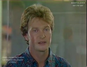 80's... "Le Géant de papier" : une chanson qui atteindra la sixième place du Top 50 et qui permettra à Jean-Jacques Lafon de se faire connaître du grand public... Il fête aujourd'hui ses 66 ans. Joyeux anniversaire, Jean-Jacques ! #JeanJacquesLafon | Nostalgies 60'-70'-80'
