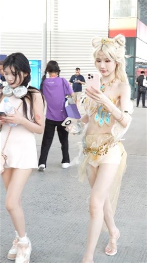 4K 2025上海Chinajoy美女showgirl coser cosplay #Chinese beauty #Chinajoy #showgirl #美腿 #漫展 #二次元