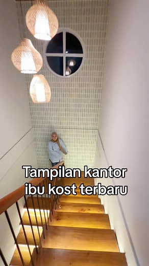 Transformasi Dinding Kantor dengan Wallpaper Cantik