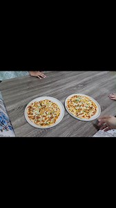 Boiled rice to blend kr k Healthy pizza kaise bnati hun 🥰 Ingredients for 2 medium pizzas • Boiled Rice 3 cups • Salt 1/2 tsp • Eggs 2 • Water 3/4 cup Preparation 1. Blend everything together in a blender until a thick smooth paste is formed. 2. Line the pizza pan with a parchment paper. This step is important. 3. Layer the rice paste on the parchment paper into 1 cm thick layer. 4. Bake in a preheated oven at 220°C for 20-25 minutes, using upper and lower rod or until browned on both sides. 5.