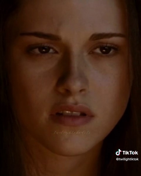 Kristen Stewart Twilight Saga Vampires vs. Werewolves Scene