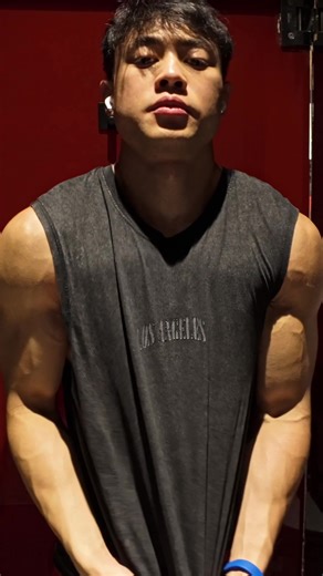 muscle progression happens when you progressive overload over a longer period of time