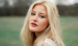 What Eyebrow Colour Complements Blonde Hair?