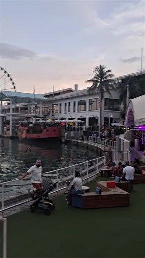 Alex Gonzalez85232 (@alexgonzalez85232)’s videos with Another Day in Paradise (2016 Remaster) - Phil Collins