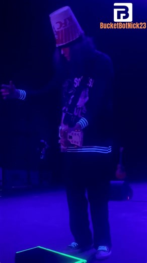 Buckethead Being Awesome "Gory Head Stump" Breakdance #buckethead #breakdancing #robotdance #radness