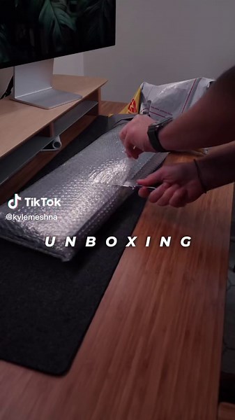 ASMR Keyboard Unboxing with Satisfying Click Sounds