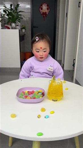 Cool Items!! Heart-shaped candies and cola 🥰! #shorts #Funnyfamilygames