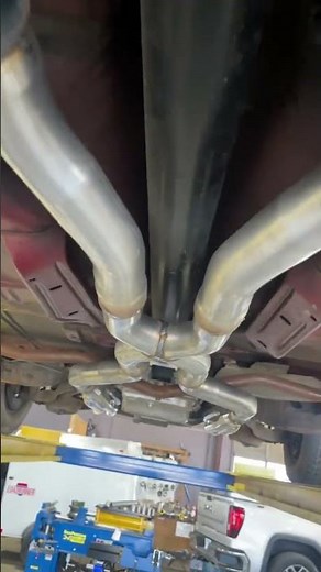 6.2/ 6L80e performance headers with 2.5 in exhaust with X pipe going over rear end w/ flowmaster