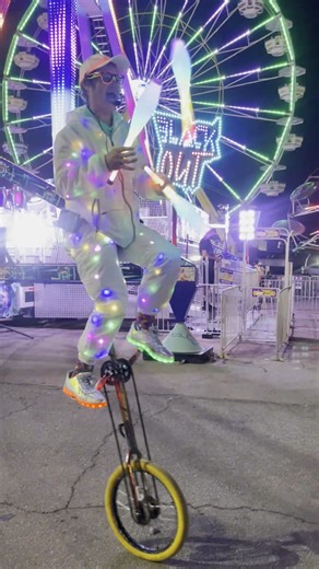Here are some clips from my recent gigs. I obtained these clips by asking passerby who I saw filming me to AirDrop their videos to me. It's really a useful tool to get promo materials! The clips are from SoCal Fair (my last fair of this season) and the fireshow was from a pumpkin festival at a private elementary school in San Jose, CA... If I told you the name of the school... it would no longer be private!  #JeremyTheJuggler #JeremyShafer | Jeremyshaferorigami | Facebook