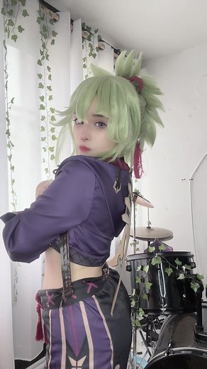 Videos de Emilith (@emilith_evans) con “Shoulder Boulders - S3RL”