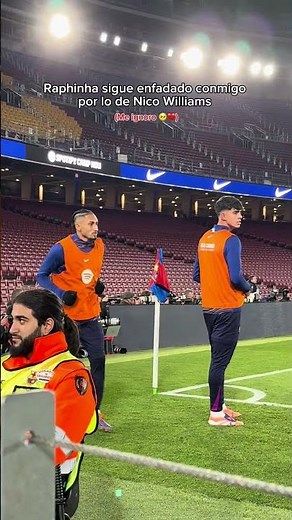 I asked Raphinha for a photo but he's still mad at me…🥺💔