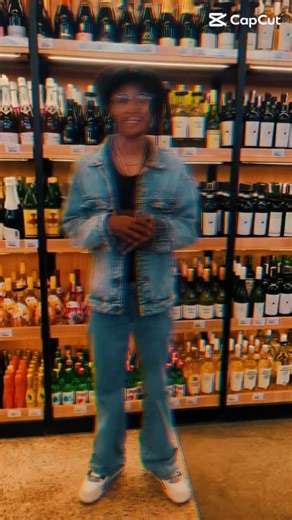 Nëllis Ölli on Instagram: "We are out side It's weekend time Relax 🏃‍♂️🫡👌 #trend #gisenyi"