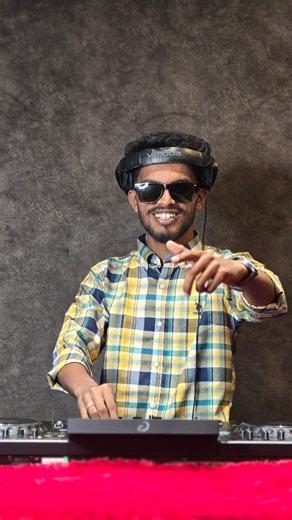 Prem Ghule on Instagram: "LIVE mix Kala Chasma x Kajra re . . . @dj_premm_phaltan @chord.lab_music_studio @deejay_akash_121 @premm_bhosale_official #djs #explorepage #viralvideos"