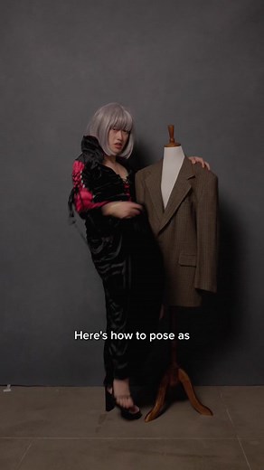 Salute Dracula Halloween Pose Guide