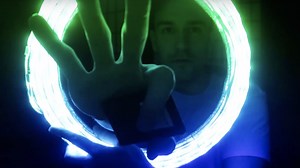 Make This Dirt Cheap DIY Ring Light (Mostly) out of Household Stuff