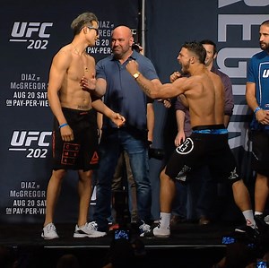 2.9M views · 518 shares | Hands up if you want to see Mike Perry pull this off at weigh-ins again...‍♂️ | UFC | Facebook