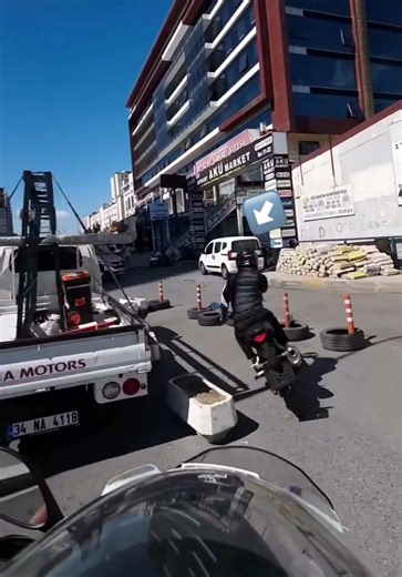 Lütfen polisten kaçmayın.. 📷motopolis3434 #polis #trafik