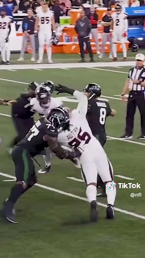 Garrett Wilson One-Handed Grab for a Touchdown