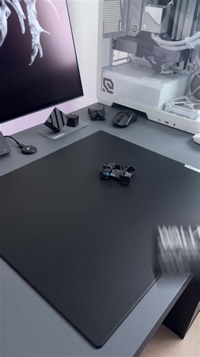 much better with silent skates 🙂‍↕️ #fyp #wallhackhq #mousepad #setupgaming #tech