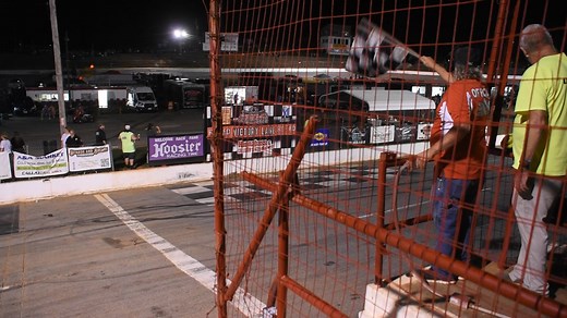 2.3K views · 15 reactions | 﫣﫣﫣﫣﫣#racinglifestyle #racinglife_id #shorttracklife #racinglife #everyone #shorttrackracing part of the second stock 4 race | Sharon Kirby Photography | Facebook