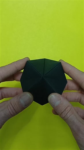 Paper Craft Studio ✂️✈️ on Instagram: "Easy origami transforming flexahedron made from paper ✋ So satisfying to watch as it changes shape again and again 😱 #origami #flexahedron #paperart #satisfying #papercraft"