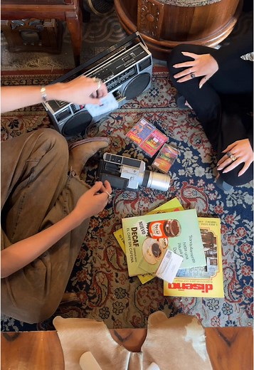 Exploring 80s Fashion Trends and Retro Vibes