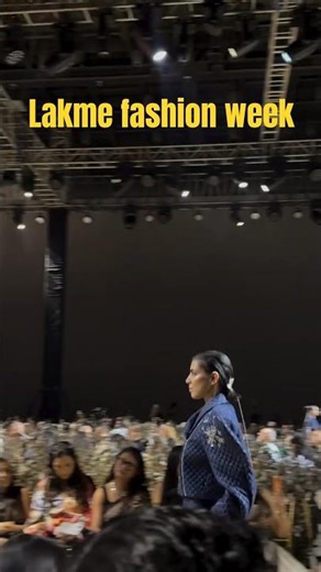 Walk #runwaymodel #runwayshow #mumbai #lakmefashionweek #viralvideo #love #shortsviral #shorts #yt
