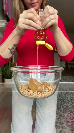 Easy No-Bake Cheerio Bars with Chocolate