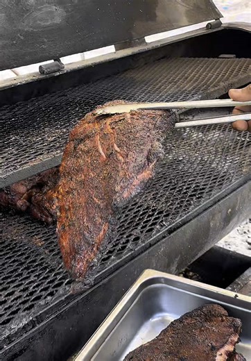 Delicious Smoked Ribs from Roy's Grill Every Day