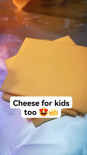 Cheese for kids too 燎#kidshows #cheesecake #viralkidsvideos #kidsedutainment #viralkids #kidshows #asdmum #jollibee #asdkids #kidschannel #kidsactivities #kidshow | Jayjay KIDS WORLD | Facebook