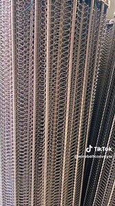 High - Quality Chain Driven Wire Mesh Belt: Your Ideal Conveyor Solution! Are you in the market for a reliable conveyor system? Look no further! Our chain driven wire mesh belt, crafted from premium stainless steel, offers unparalleled durability and efficiency. With a unique chain - driven design, it ensures smooth and stable operation, reducing maintenance costs and downtime. Ideal for a wide range of industries such as food processing, automotive manufacturing, and packaging. Its corrosion - 