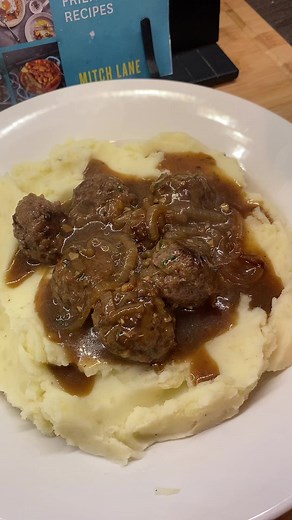 Budget-Friendly Meatballs and Gravy Recipe by Mitch