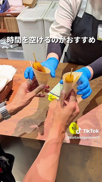 ↓店舗詳細↓【毎日投稿】☝️フォローしてね ⭐️他の投稿はこちら→@koba_satoki 行きたいお店見つけたら右の「…」から保存！ ⁡ 📍店舗詳細 ■店名: 道の駅おがわまち ■住所: 埼玉県比企郡小川町大字小川1220-1 ■駐車場: 普通車 186台/身障者用 6台/妊婦等用 3台 大型車 10台/EV充電 2台 ■ 営業時間 [ 道の駅 ] 9:00 〜 17:00 [ 伝統工芸施設 ] 9:30 ～ 17:00 里山ごはん食堂 10:00 - 16:00(L.O 15:30) ベーカリーおがわっ子 9:00~17:00 けんぴとみたらしおがわ庵 9:00~17:00 オガワソフト 10:00～16:00 ⁡ 🍴メニュー ・里山農園プレートハンバーグ 2620円 ・里山農園プレートシーフードグラタン 2585円 ・深谷ねぎのポタージュうどん 1650円 ・しらすどっさりそば 1650円 ⁡ 売切れメニュー（大体13:00〜14:00） ・里の大山 デカ盛りおがわ丼 ・ネギまるごと1本肉巻き うどん ・ビッグあんぱん ・一本ねぎパン ・みたらしとろだんご ・日本一!?大筒み