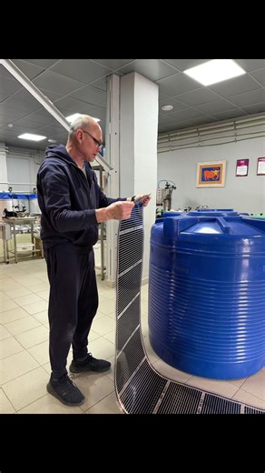 Відео користувача vovanDST (@vovandst) з композицією «Giddy Up - The Naughty Jukebox»